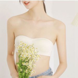 Strapless convertible bra